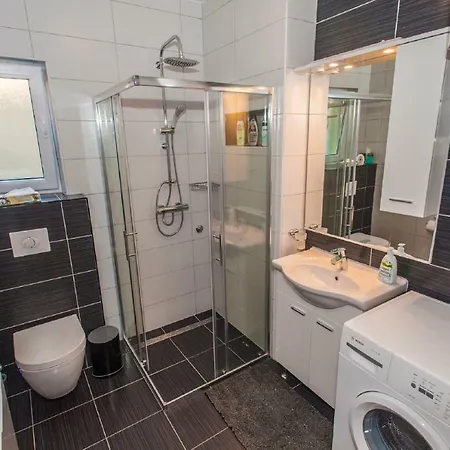 Arena 5-stars Premium-accommodation * ماكارسكا