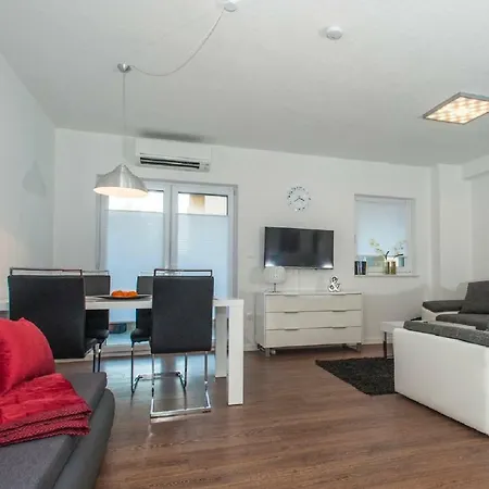 Arena 5-stars Premium-accommodation شقة *